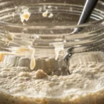 Por que alimentar seu fermento natural em 111 está sabotando o glúten (e o sabor) do seu pão